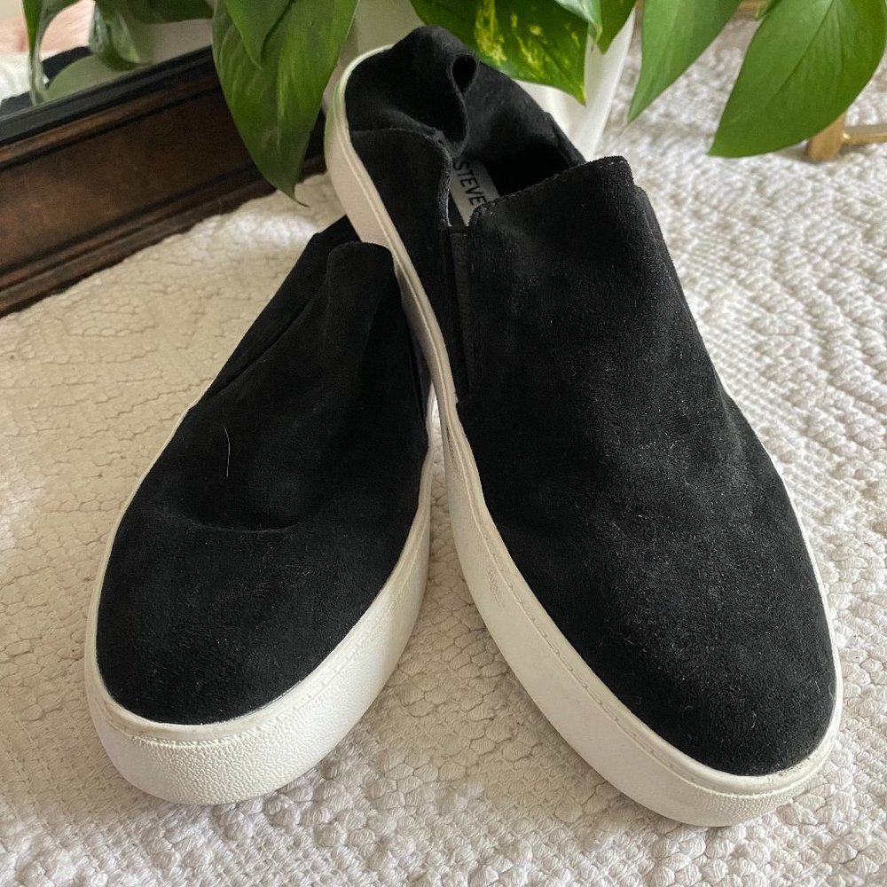 Steve Madden Black Suede Slip On Sneakers Sz 9